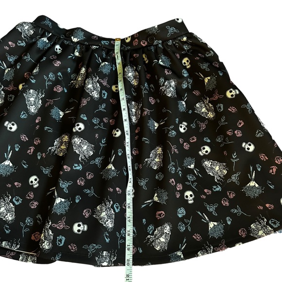 The Corpse Bride skirt, size XL junior’s. Classic skater skirt with pockets - Picture 4 of 11